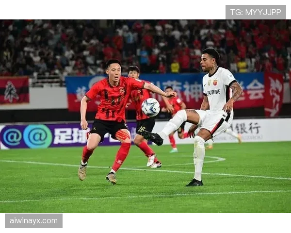 球员合同变动催生新机遇，球队重组阵容迎战新赛季挑战