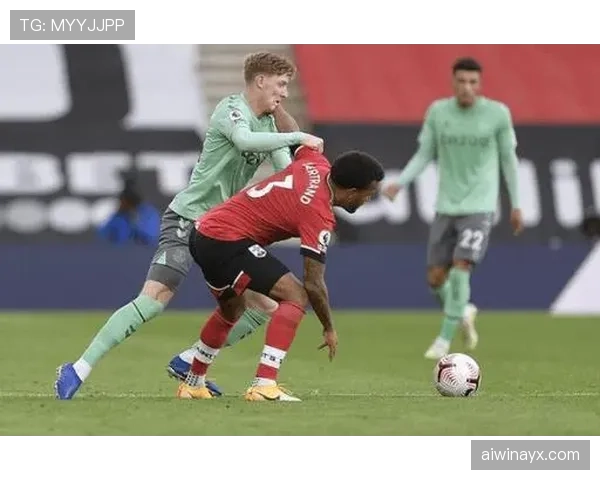 约翰·斯通斯：埃弗顿时期英超崭露头角解析