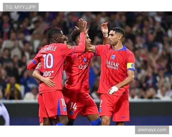 登贝莱vs阿什拉夫:边路速度对抗与战术博弈解析 登贝莱vs阿什拉夫:边路速度对抗与战术博弈解析